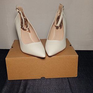 Womens Size 8 White Pumps with ankle strap